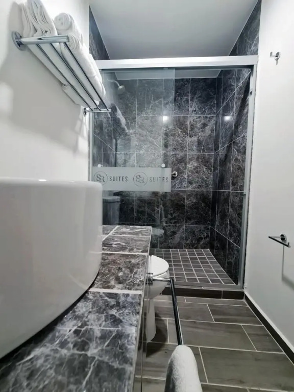 Sr Suites