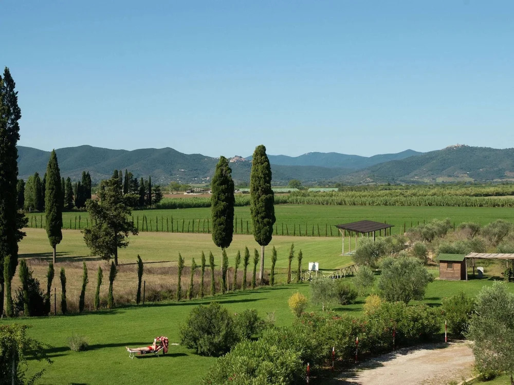 Tuscan Stay w/ Jacuzzi