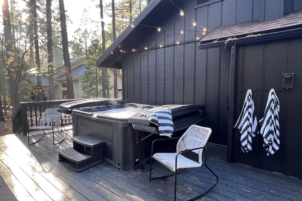 Hot Tub & Game Room! Pinetop 'wild Horse Retreat'
