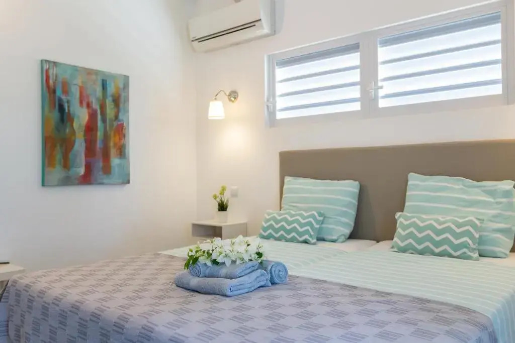 Villa Mistral Curacao - Luxurious 5 bedrooms, 5 min drive from the beach