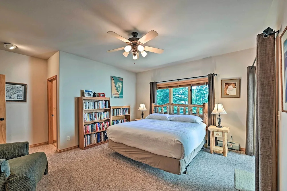 Mountain Home With Decks, Walk to Gondola