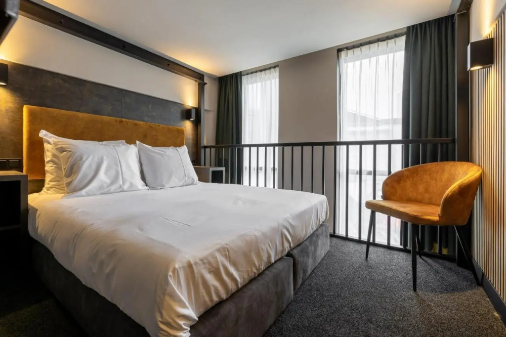 Monument Hotel