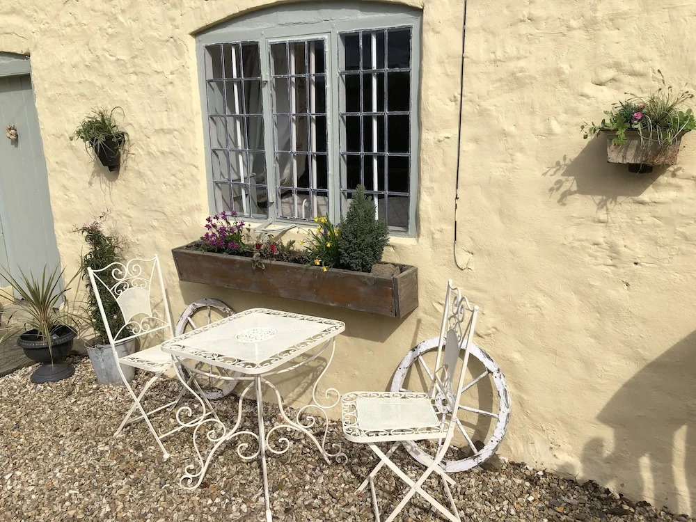 Impeccable 3-bed 17th Century Luxury Cottage