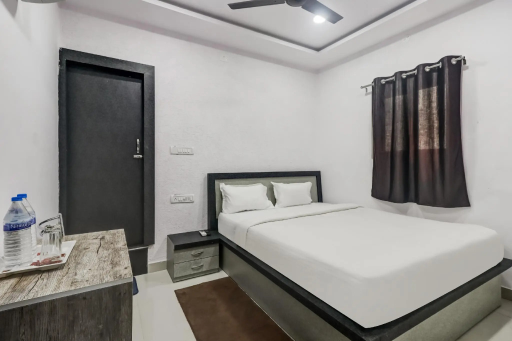 OYO Flagship 83053 Oxy Mittal Residency