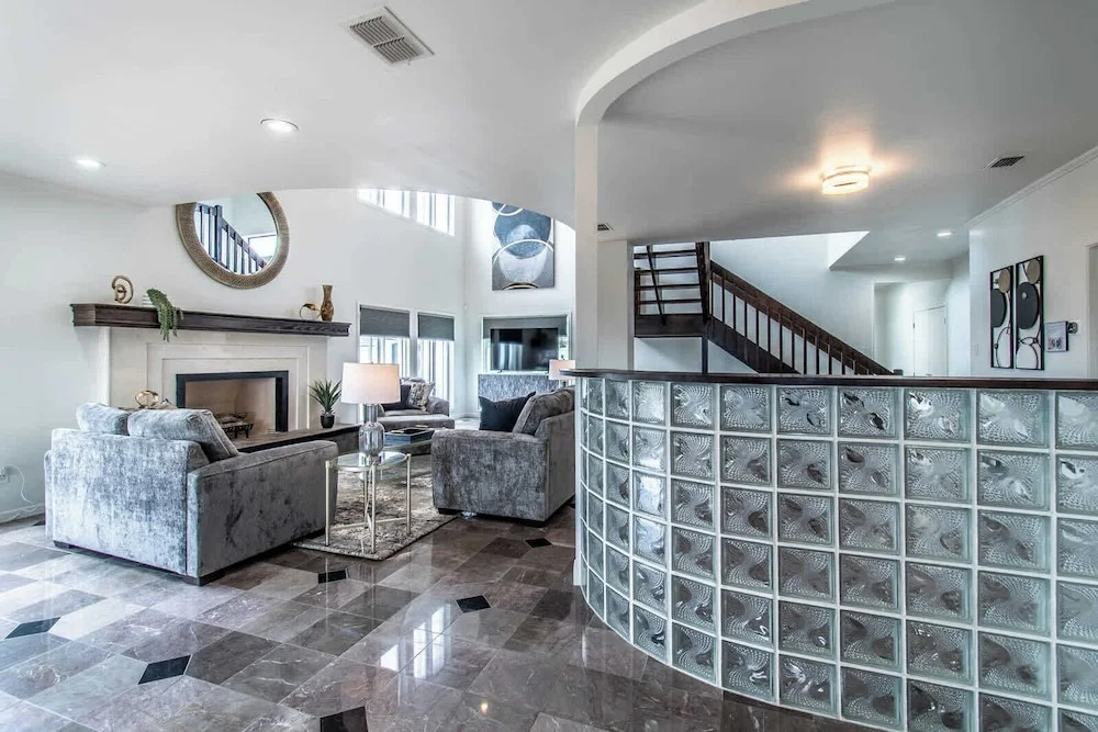 Coastal Paradise Beachfront House - Sleeps 26