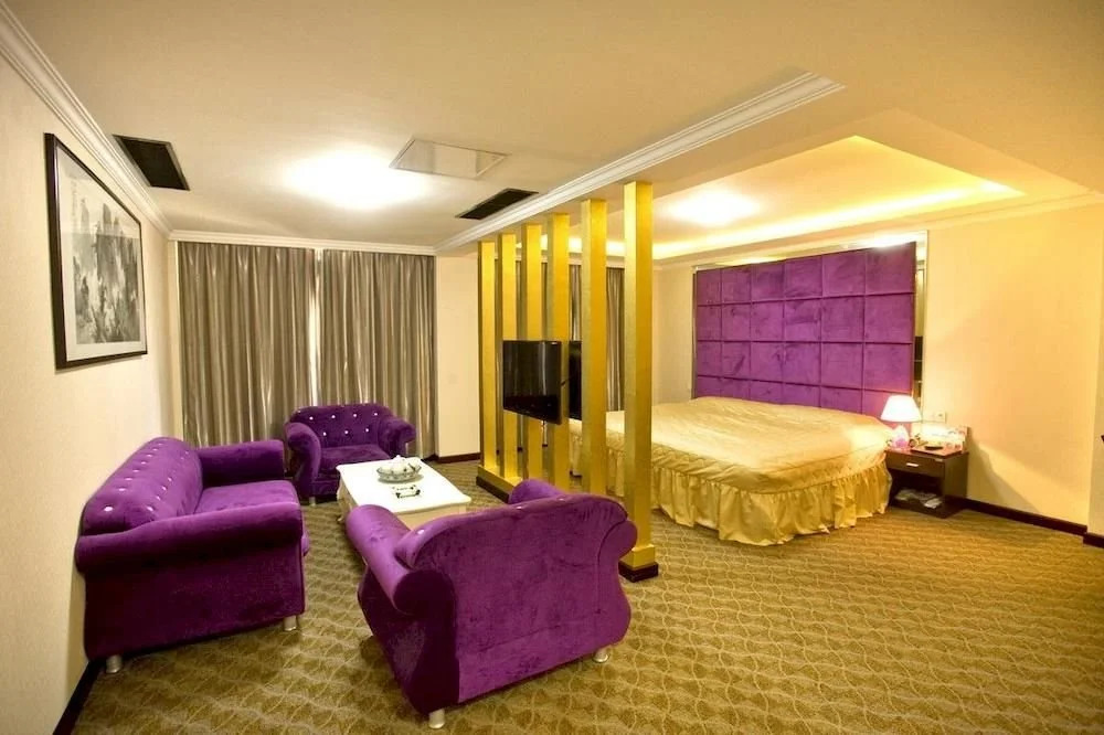 Yiya Business Hotel