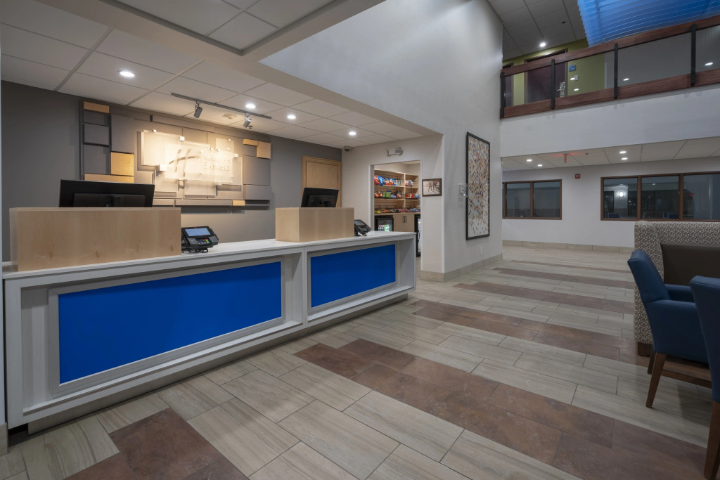 Holiday Inn Express Hotel & Suites Coon Rapids - Blaine Area by IHG