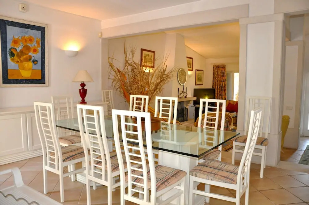 Large Private Pool Villa With 5 Suites, Free air Conditioning