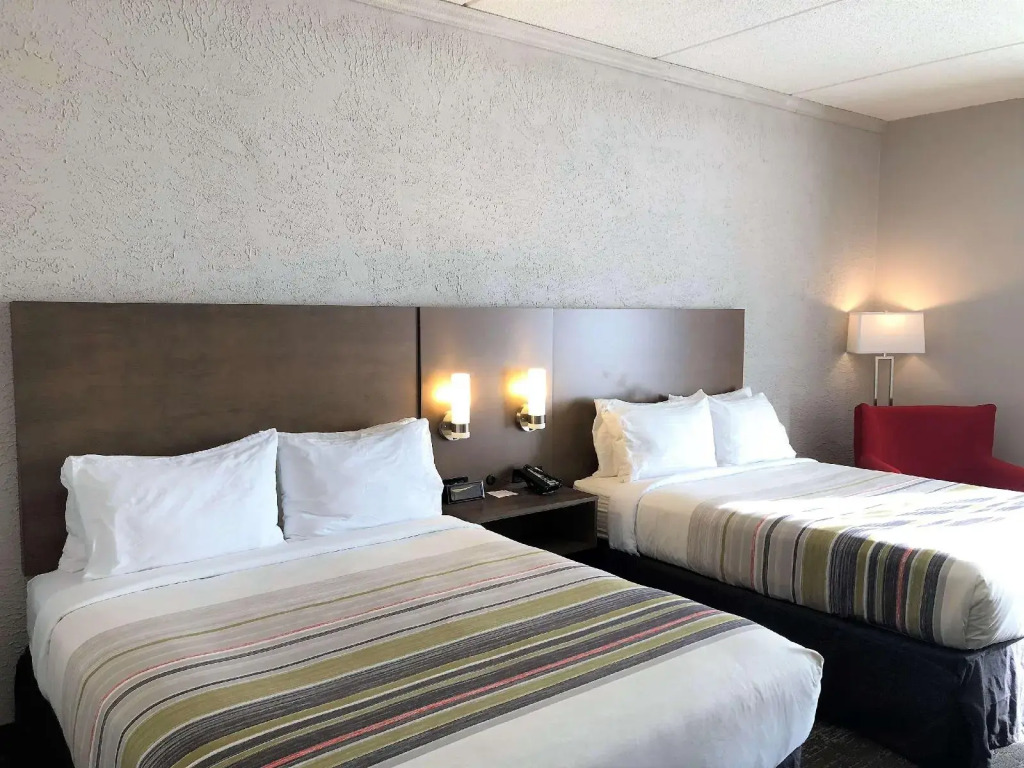 Country Inn & Suites by Radisson, Mt Pleasant-Racine West, WI