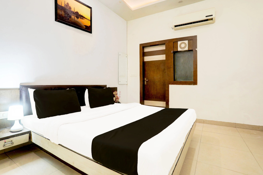 OYO 10454 Hotel Riviera