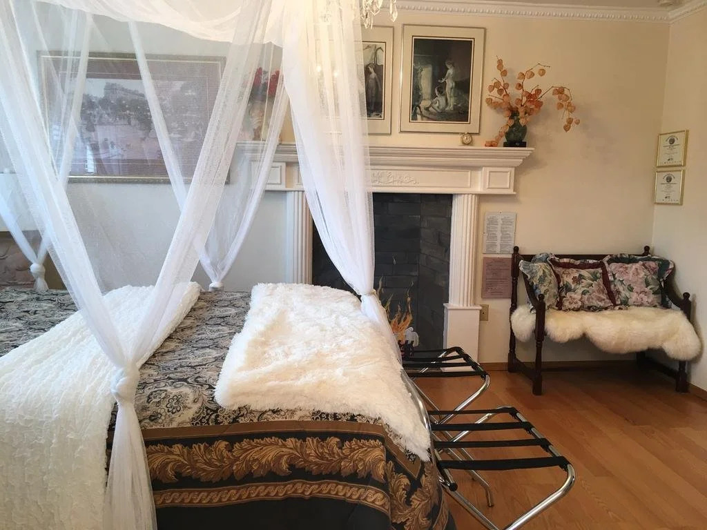 Dianas Luxury Bed and Breakfast