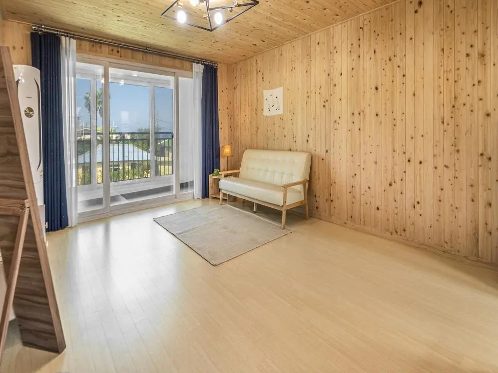 Jeju Timberhouse Pension