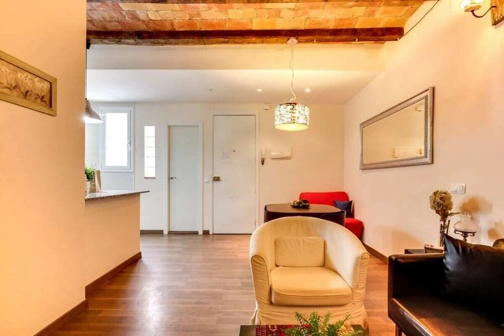 Modern 2 Bed Flat in Trendy Poble Sec