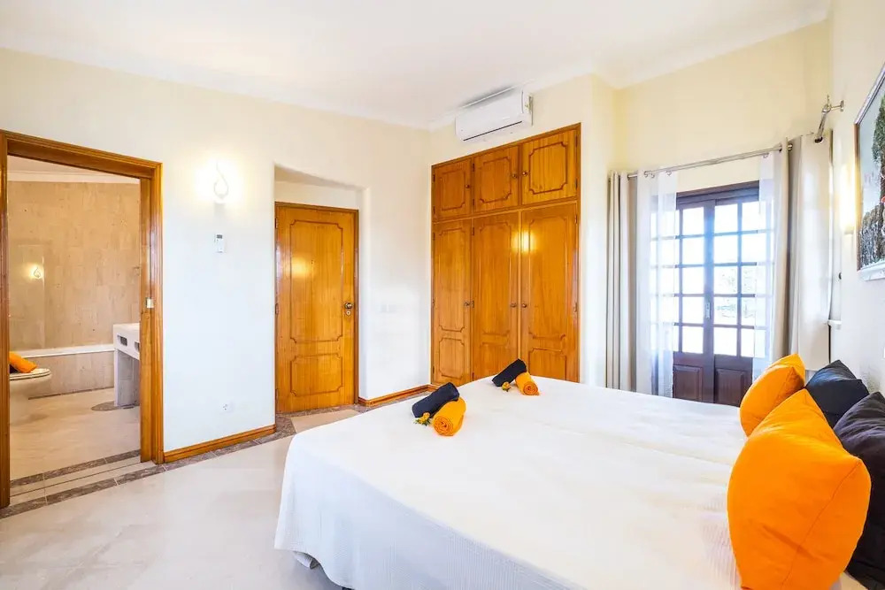 Villa Molucas - Moradia encantadora com piscina aquecível e BBQ - Albufeira