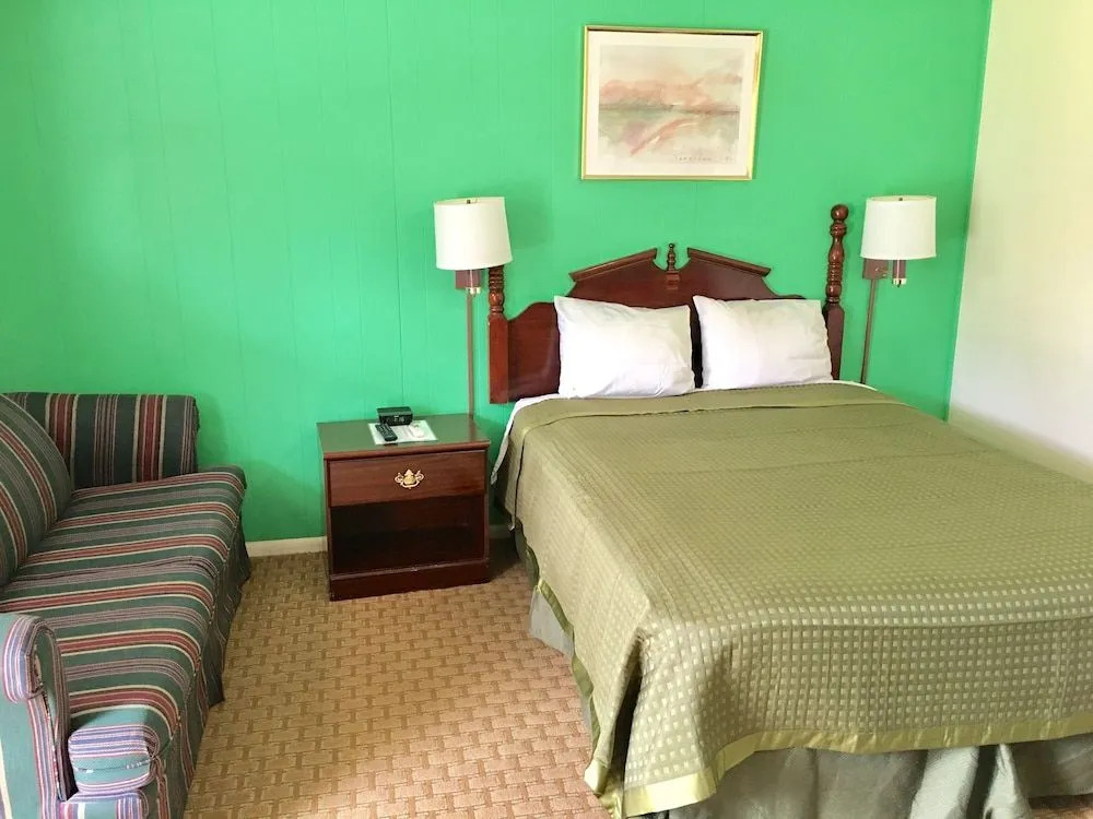 Traveler's Inn Motel