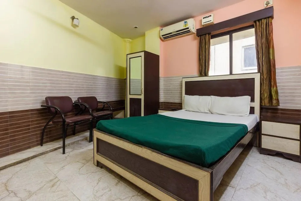 Spot On 46066 Hotel Azizia Residency