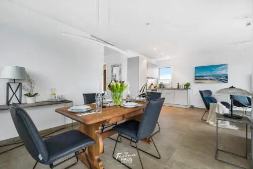 Dock 76 Bridge - Penthouse