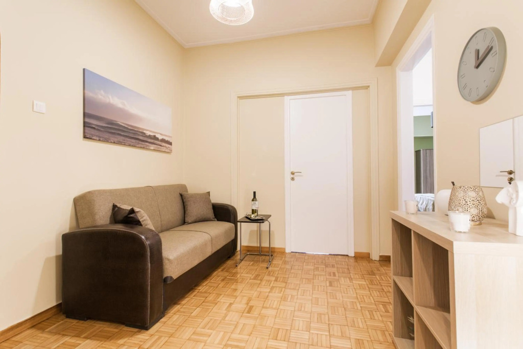 Museum of Modern Apartment next to Suggrou Fix metro- big, safe, simple and central