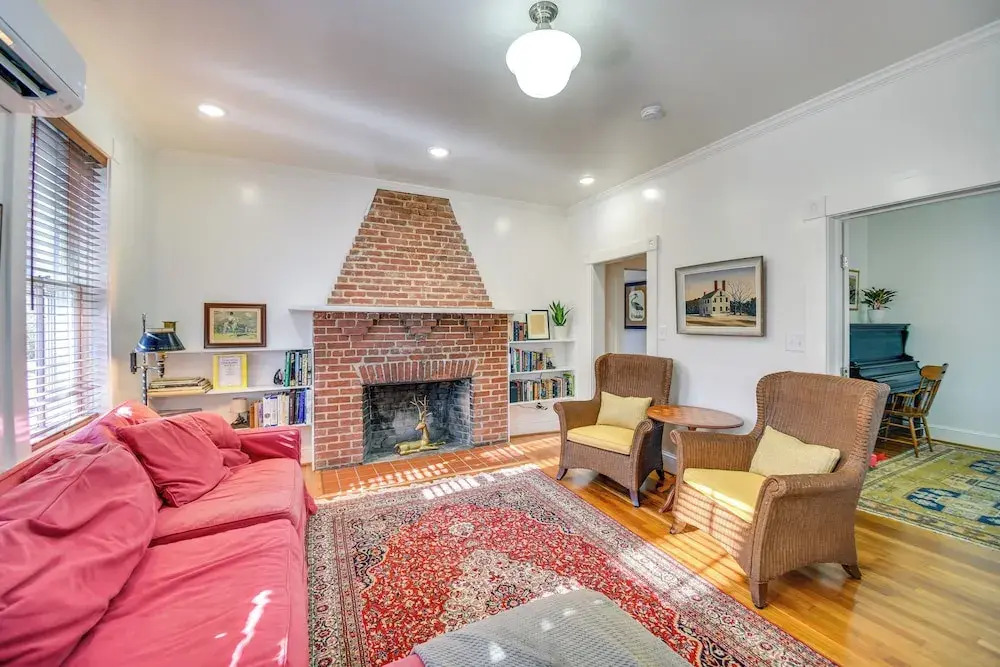 Radiant Gloucester House w/ Private Porch