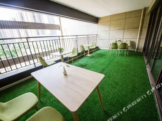 Xingyi Apartment Hotel (Chengdu East Railway Station Greenland 468 Concept)
