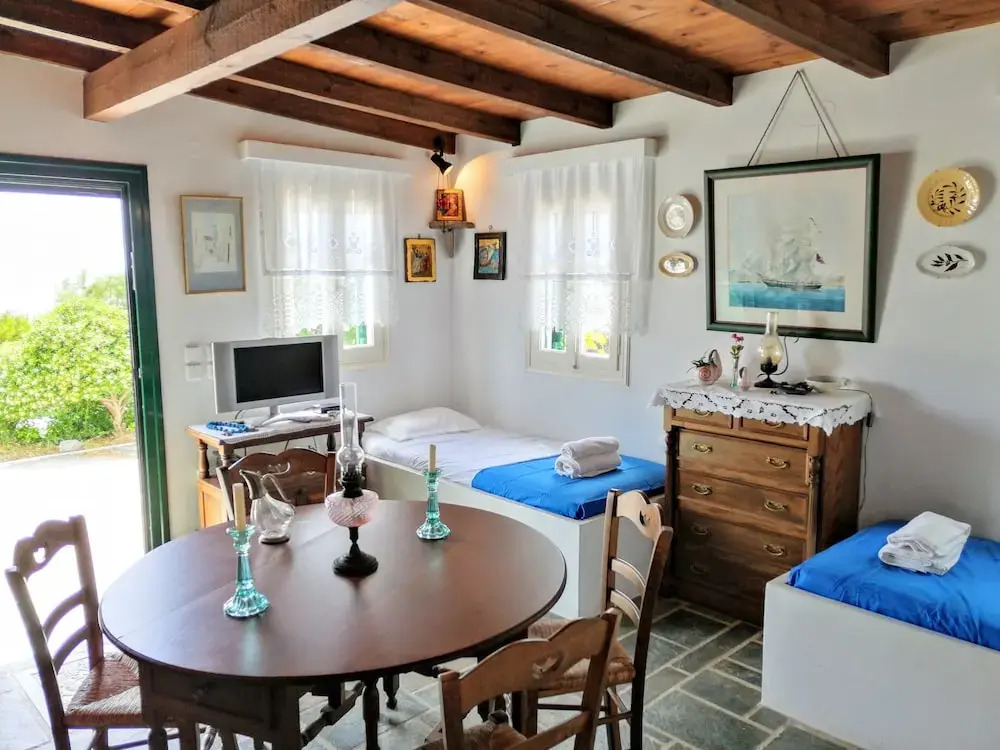 Traditional country house in Tinos