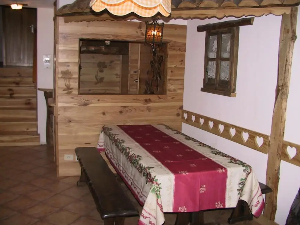 Ski-out Cervinia Chromotherapy Apartment