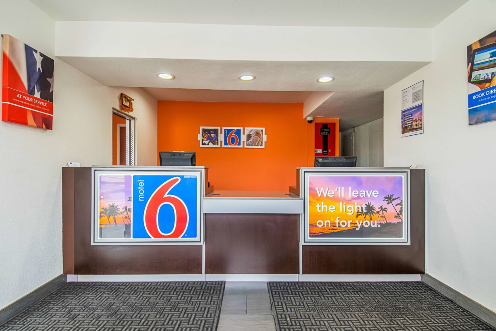 Bakersfield Inn - Airport