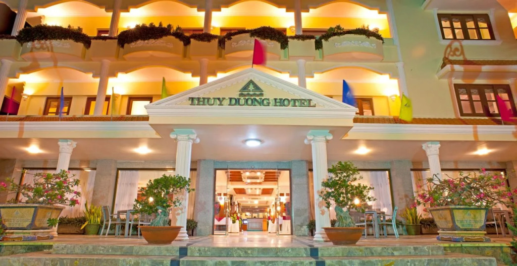 Trân Châu Beach & Resort