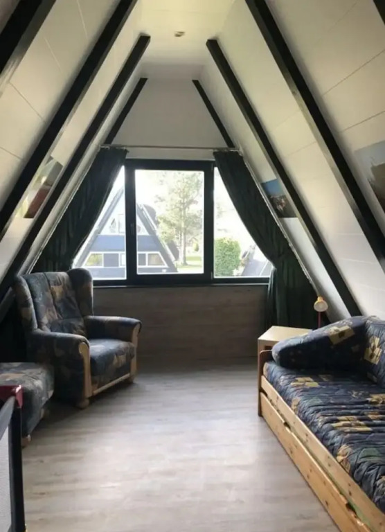 Roof-only House Modern Retreat