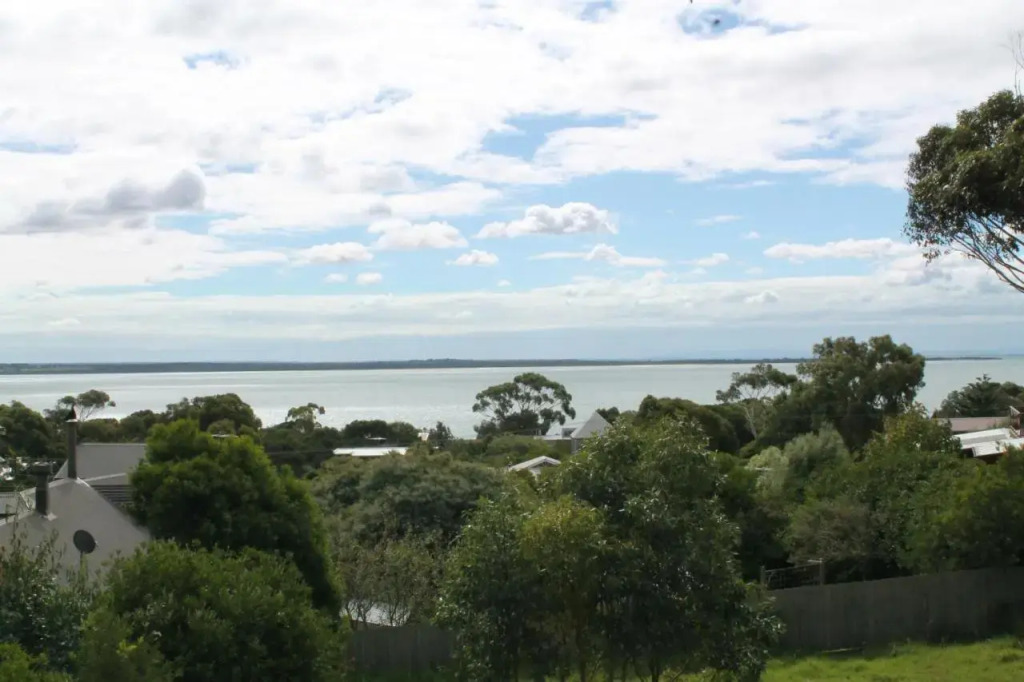 House On Church St close to Red Rocks beach, Cowes