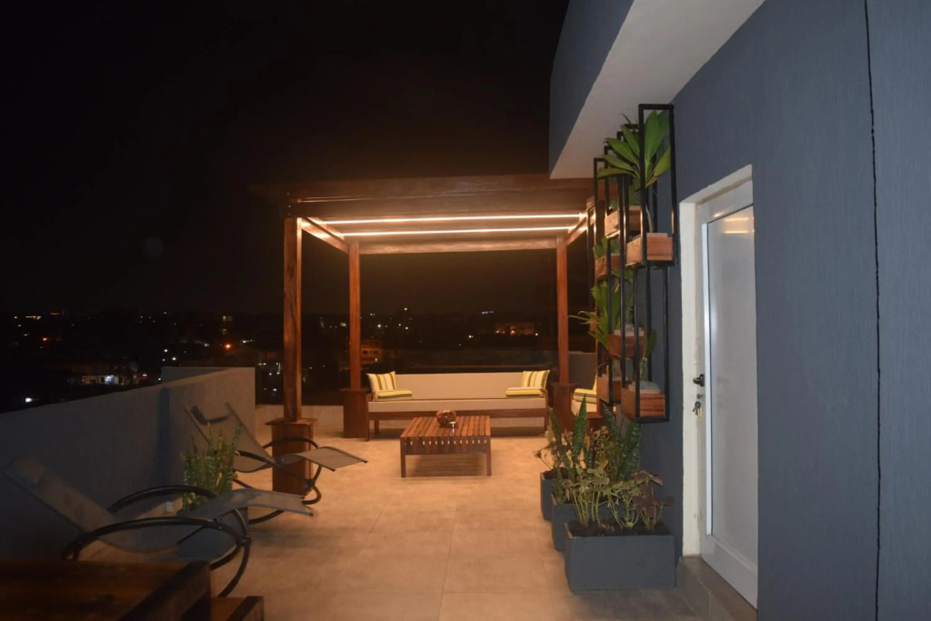 Montecito Apartments