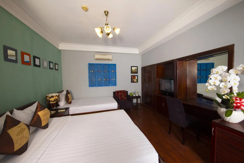 Good Vibes Central Hotel