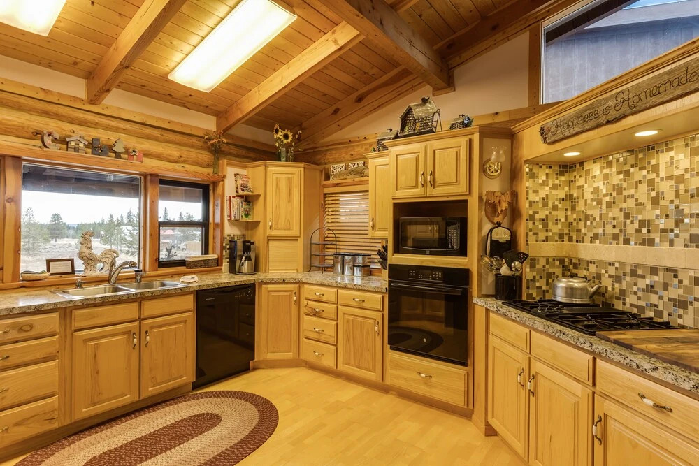 Bucksaw Lodge