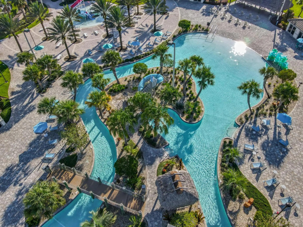 Stunning 4BR Townhouse with private pool and free resort amenities