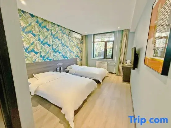 Shuiyunjian Business Hotel (South Wind Square Yuncheng Railway Station)