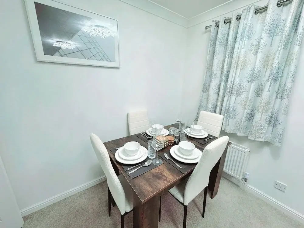 2 Bed-2 Bath-town Centre-free Parking