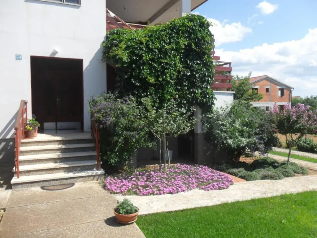 One-Bedroom Apartment Poljica with an Outdoor Swimming Pool 03