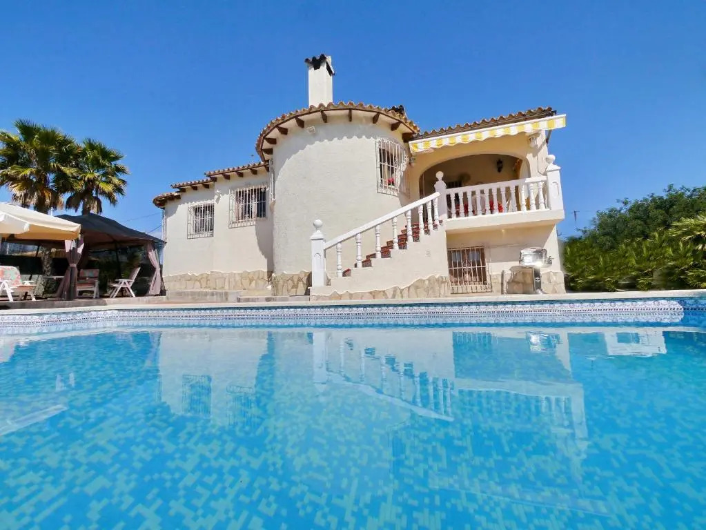 Villa Salinas