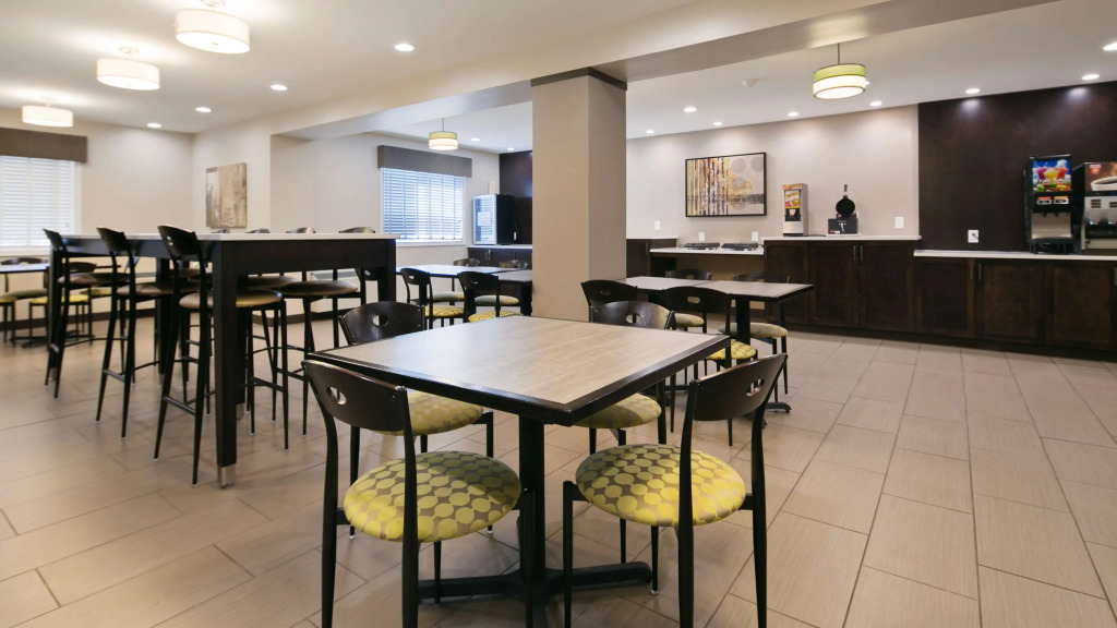 Best Western Harvest Inn & Suites