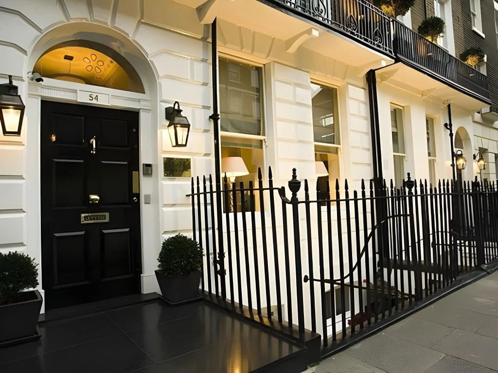 The Sumner Hotel