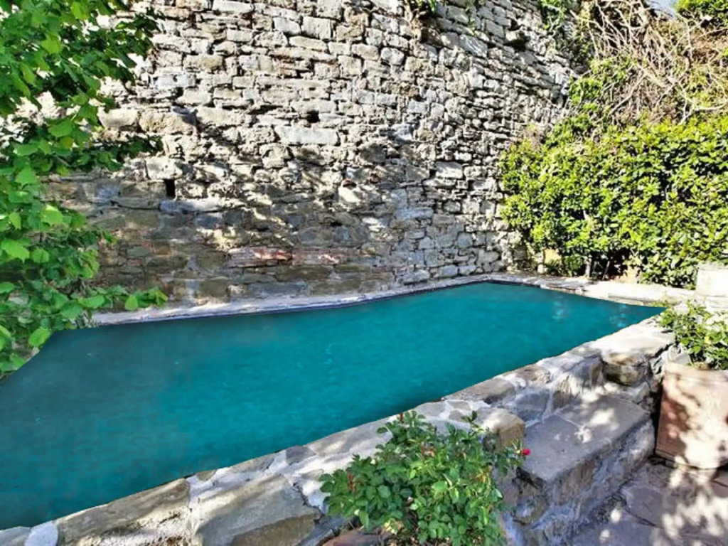 Spacious villa in Cortona with private pool