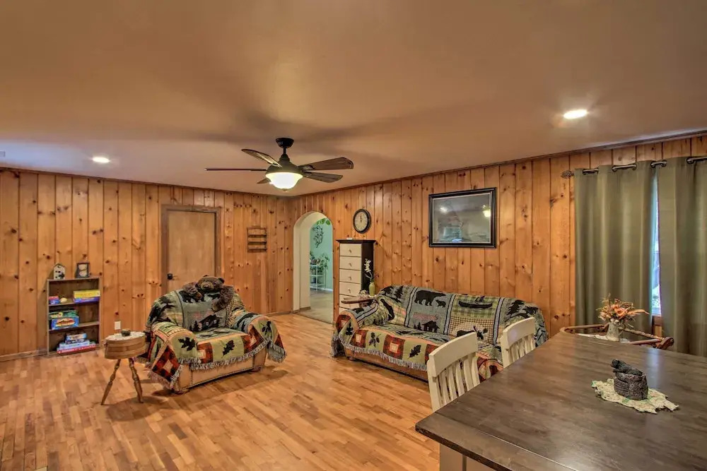 Packwood Getaway w/ Game Room, Grill & Patio