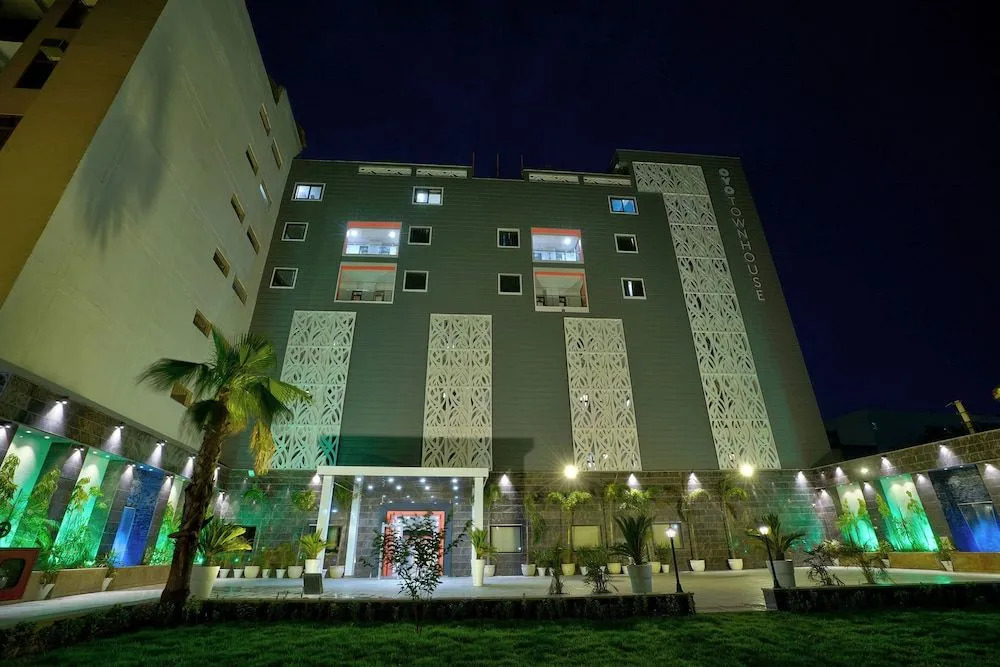 OYO 22102 Habitat Service Apartment