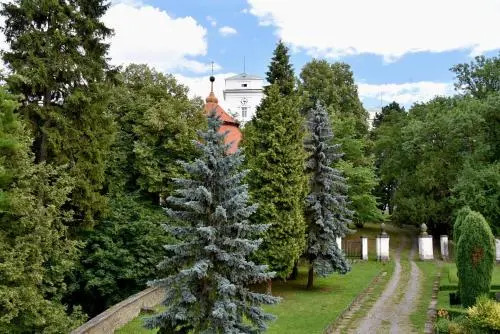 Zámek Castle Račice - Předzámčí Forecastle