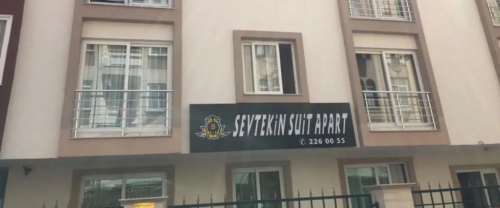 Sevtekin Suit Apart