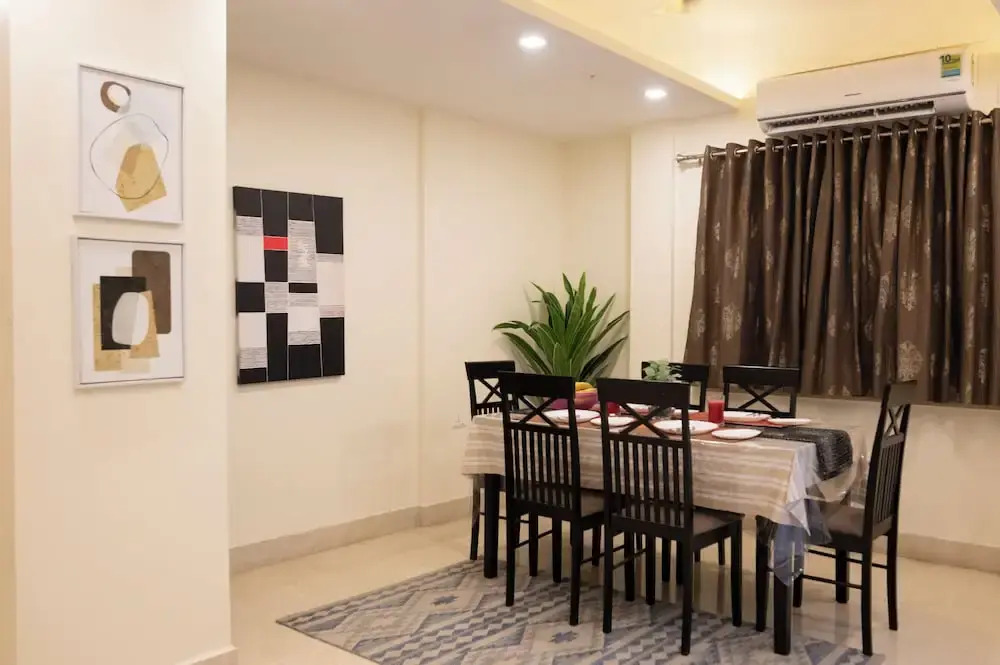 Lakeside Suites