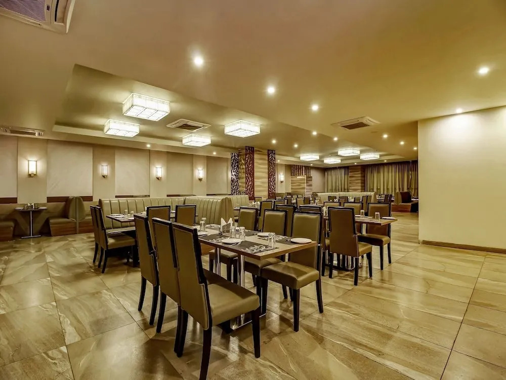Capital O 28086 Sindhura Grand