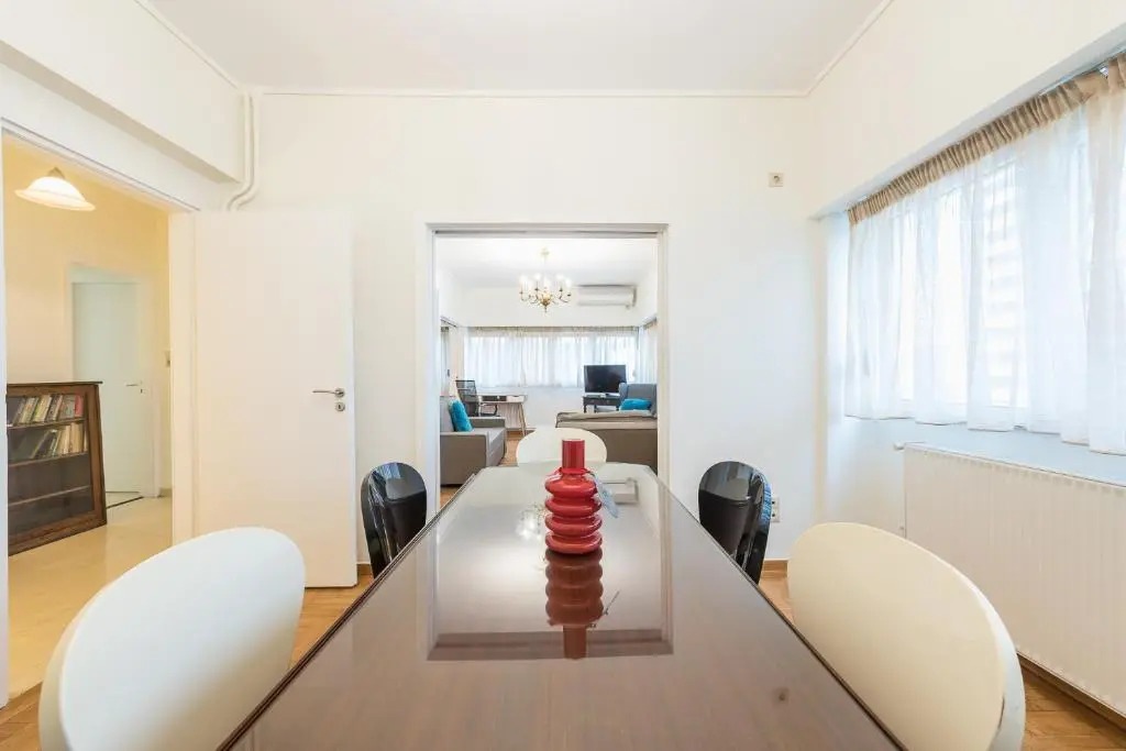 Spacious Holiday Family Home  by Cloudkeys