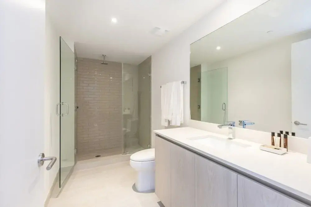 Hyde Beach House Luxury -resort 3 Bedroom Condo by RedAwning