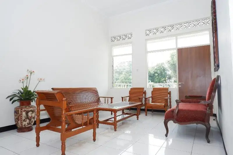 New Mira Hotel